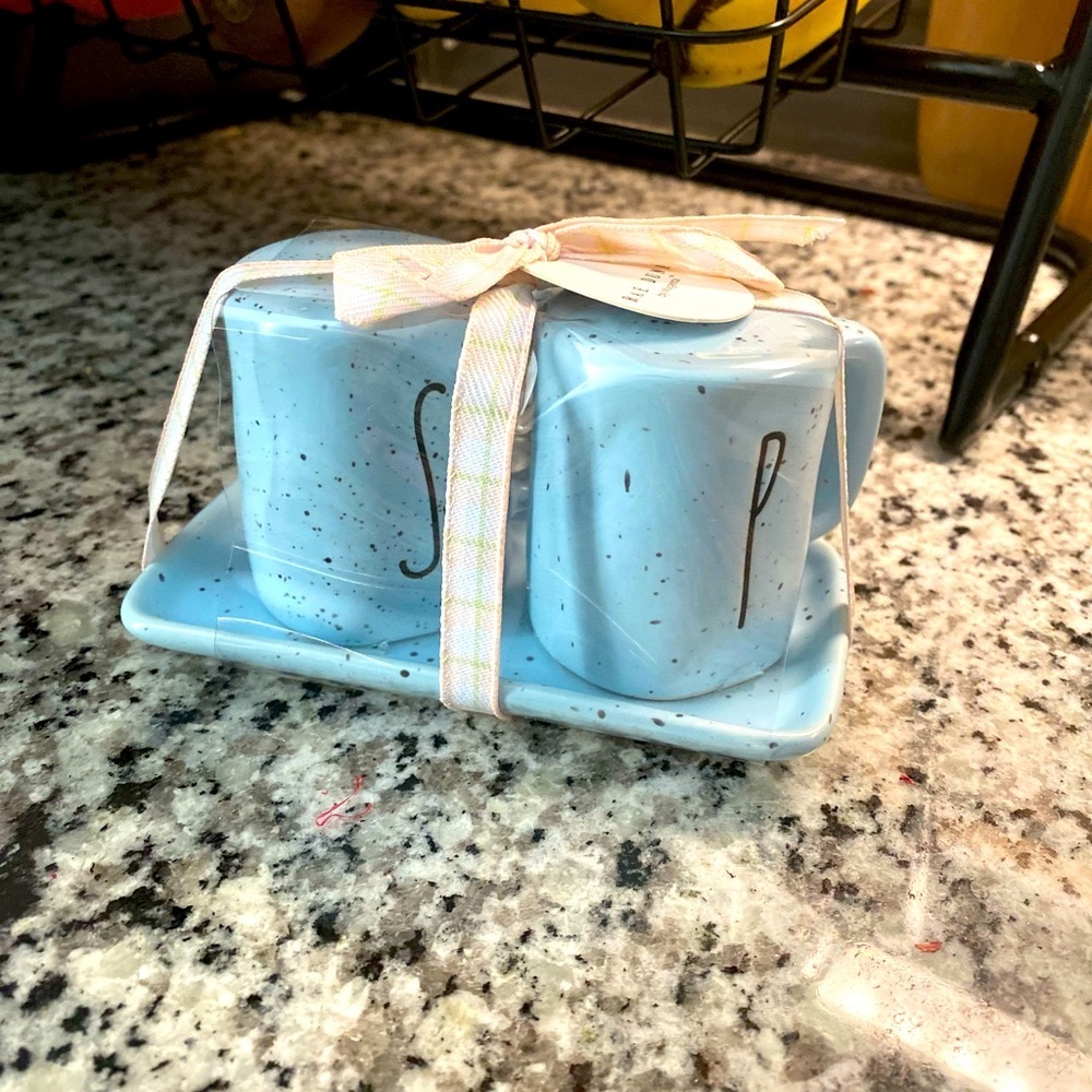Brand new Rae Dunn EASTER SALT & PEPPER SHAKERS